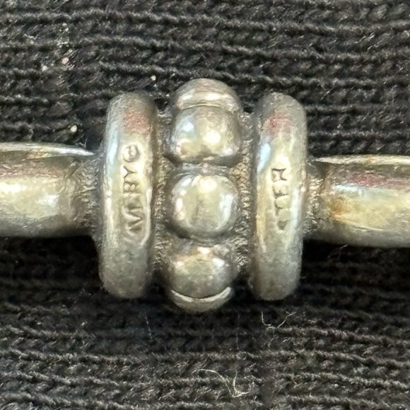 Retired James Avery Sterling Silver Bracelet, RARE, 7.5 inches, with felt bag - Picture 6 of 6